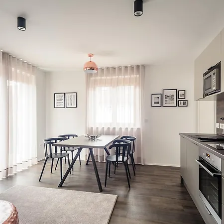 Tatiana Ξενοδοχείο με διαμερίσματα Μπλεντ