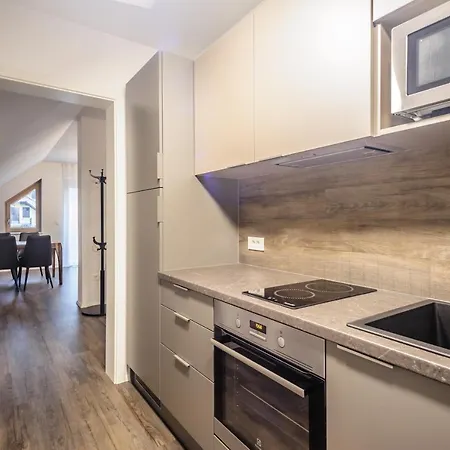 Ξενοδοχείο με διαμερίσματα Tatiana 4*