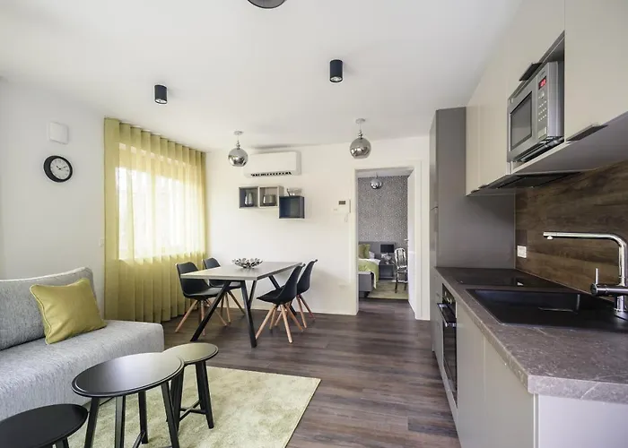 Tatiana Aparthotel 4*