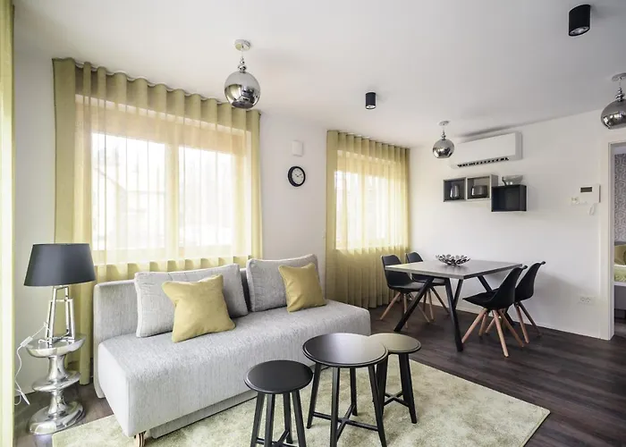 Aparthotel Tatiana 4*